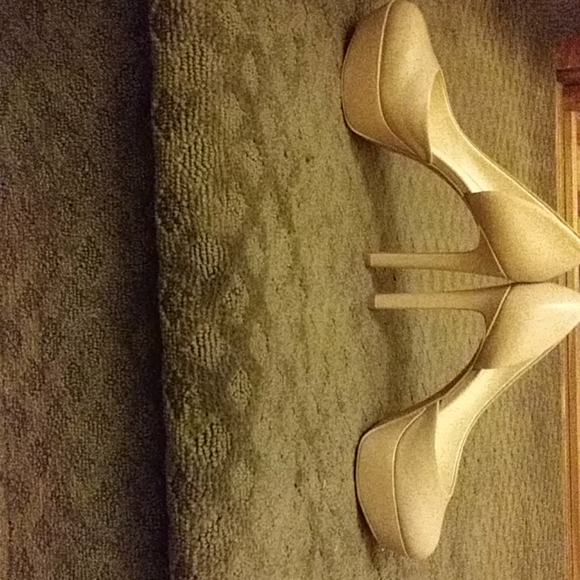 Taupe Nine West Heels - Picture 5 of 8